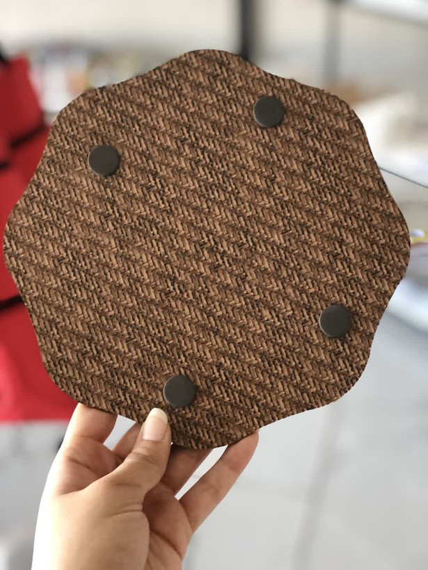 زیردیگ چوبی پایه دار طرح مورب ضخیم